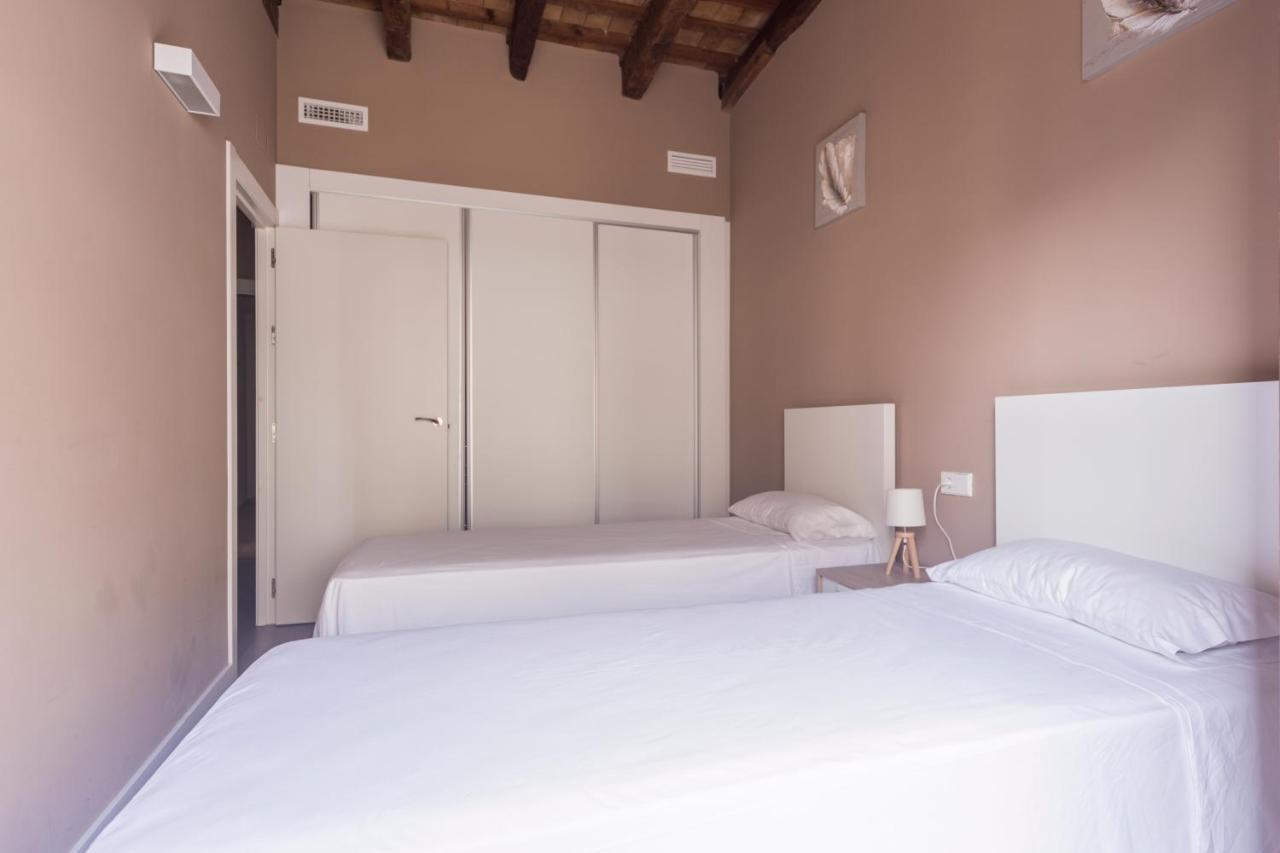 San Miguel, Luxury Apartments. Валенсия Экстерьер фото